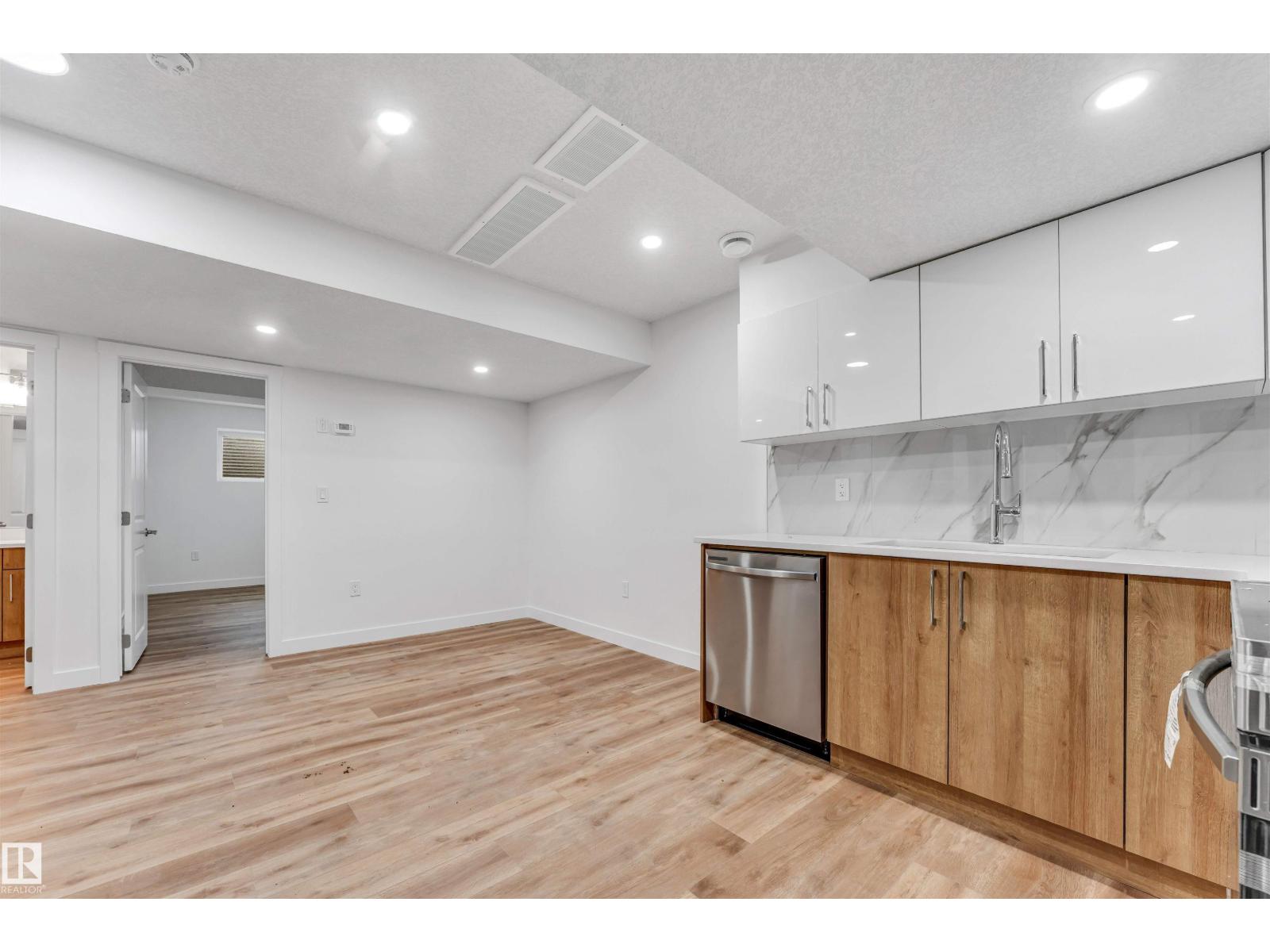 1972 210 ST NW - 63