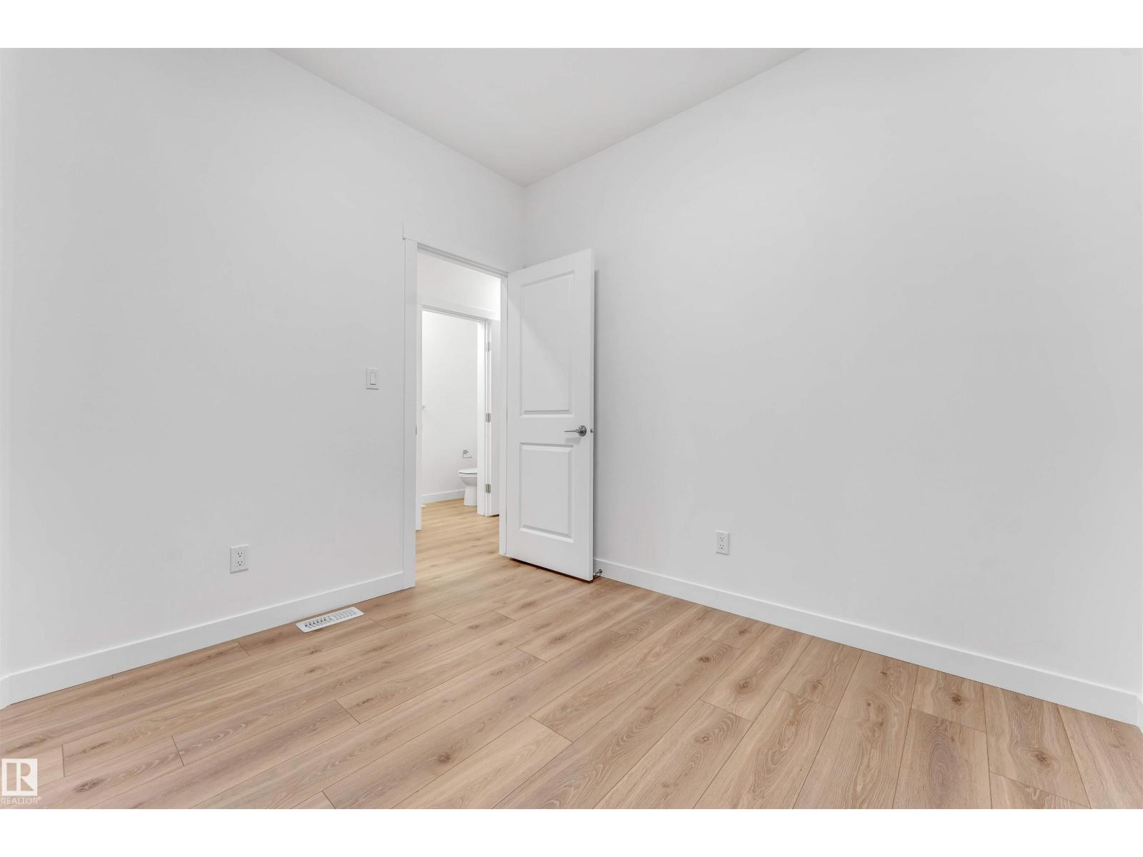 1972 210 ST NW - 9