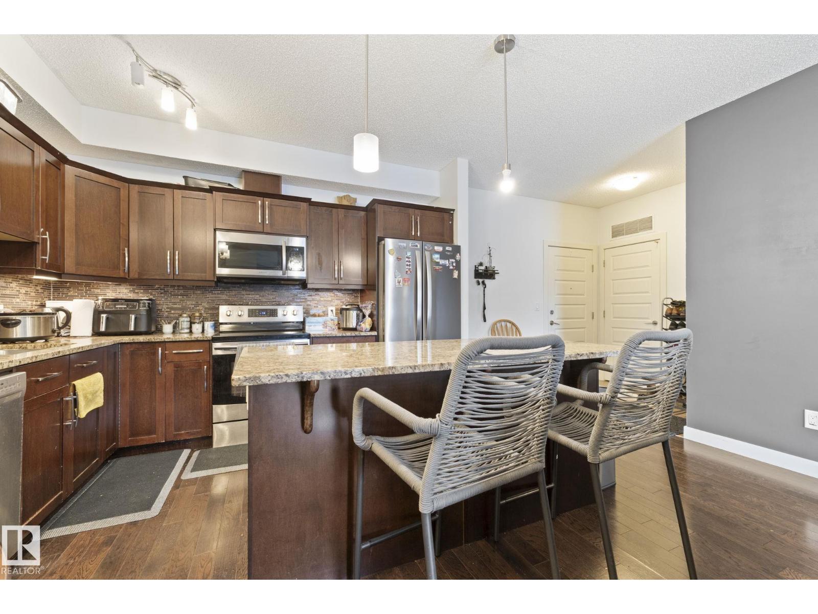 #214 10530 56 AV NW - 7
