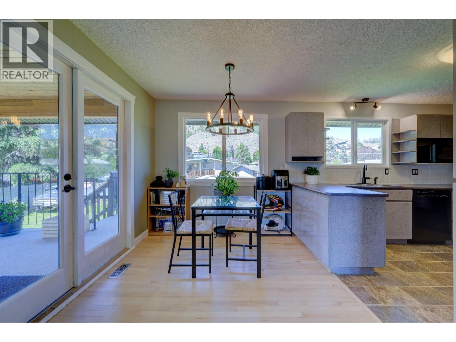 870 SUMAC Place - 7