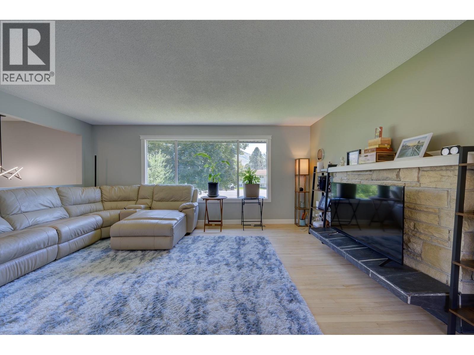 870 SUMAC Place - 10