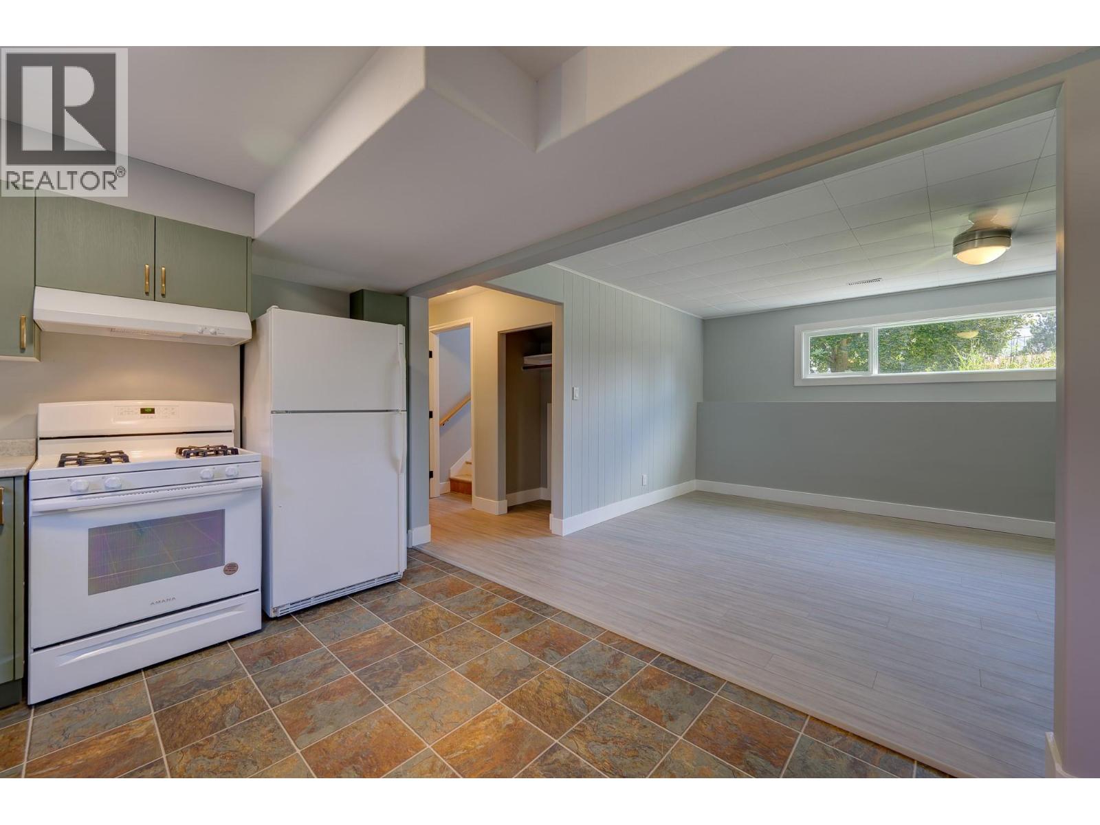 870 SUMAC Place - 24
