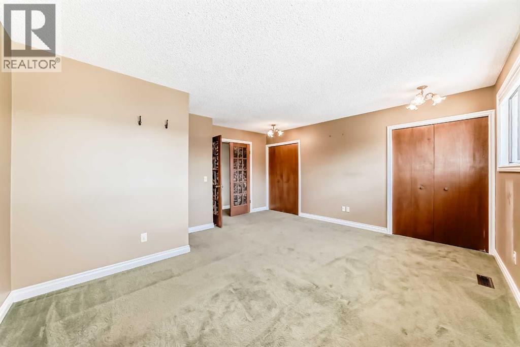 55 Woodstock Way SW - 17