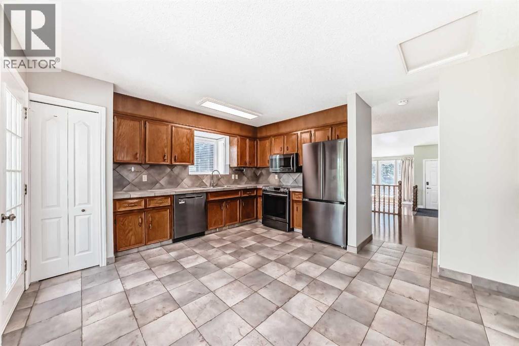 55 Woodstock Way SW - 10