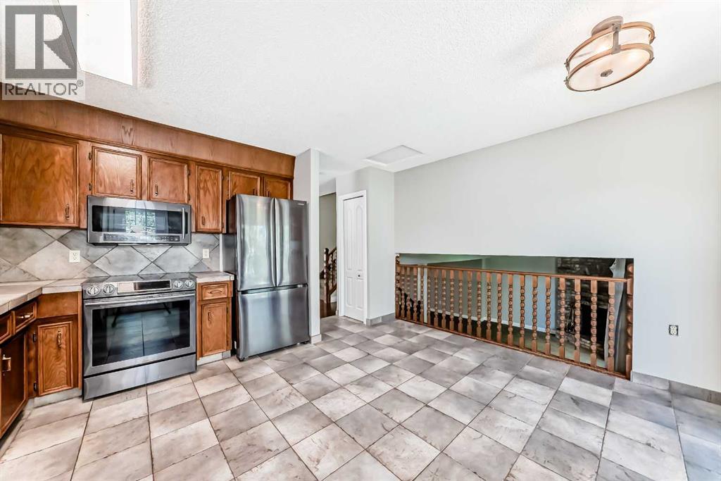 55 Woodstock Way SW - 13