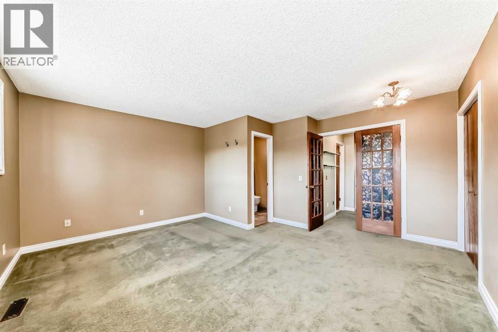 55 Woodstock Way SW - 16