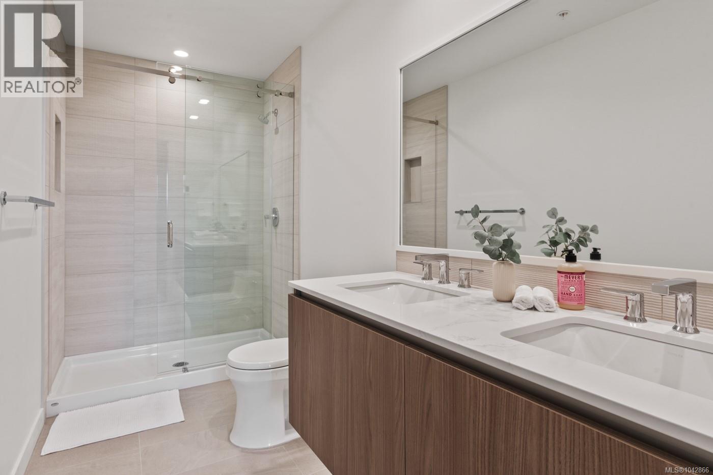 1012 2000 Hannington Road, Langford