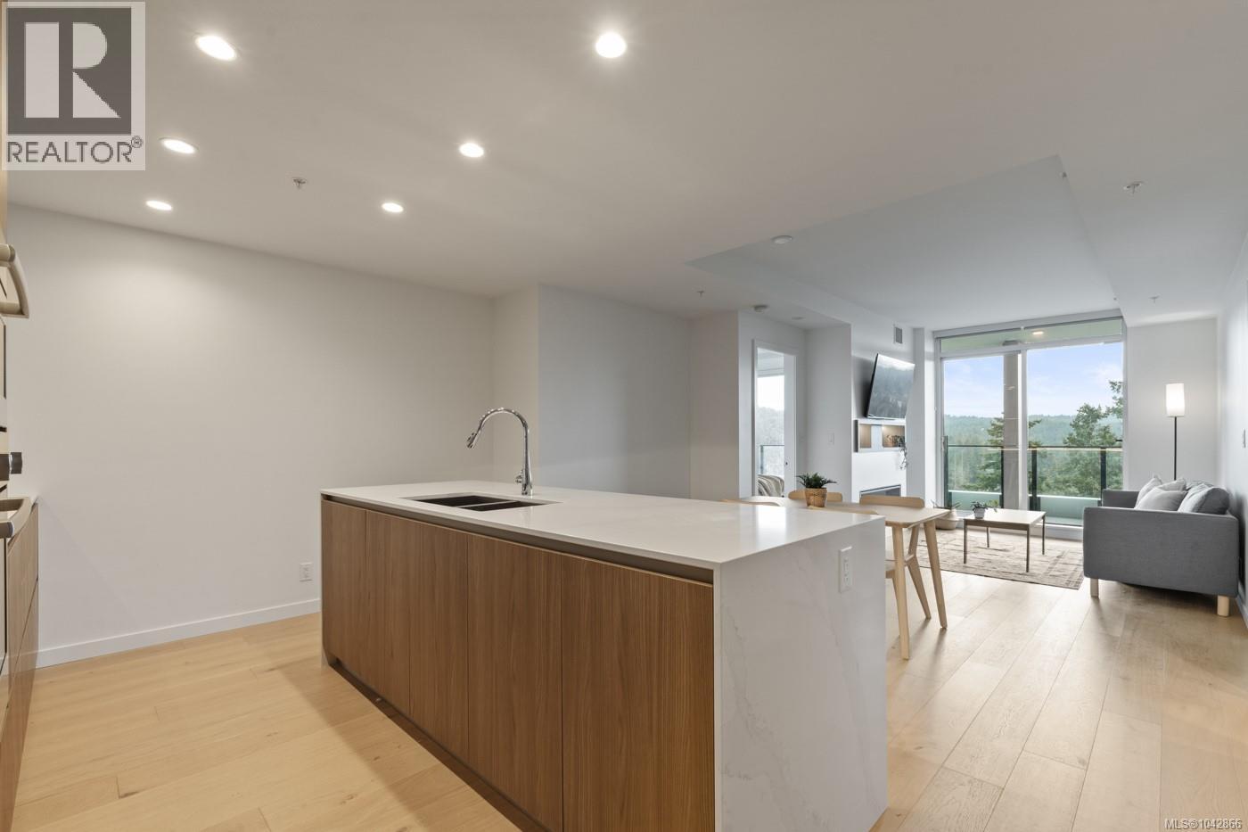 1012 2000 Hannington Road, Langford