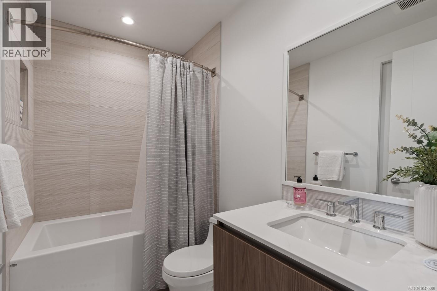 1012 2000 Hannington Road, Langford