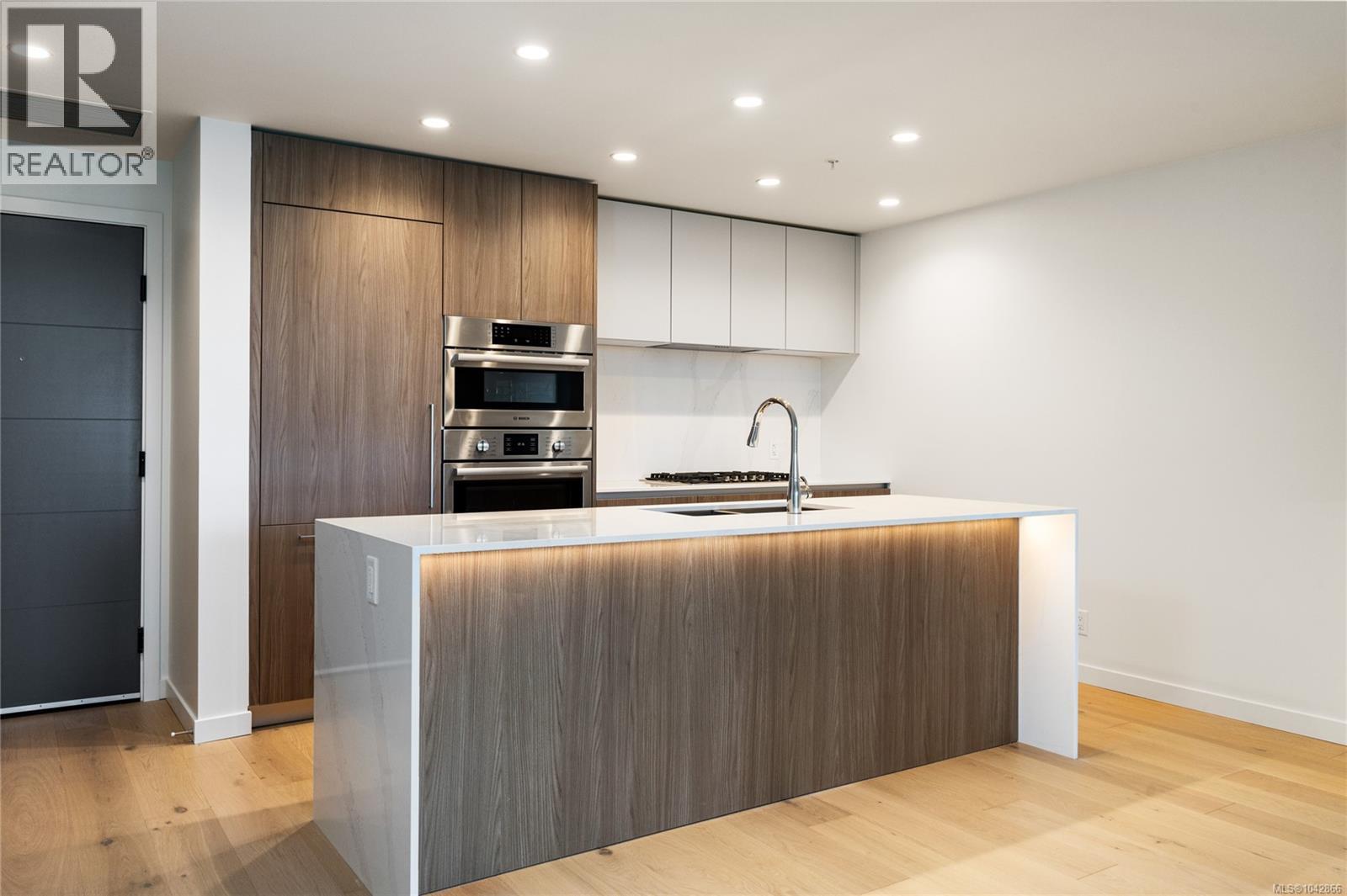 1012 2000 Hannington Road, Langford