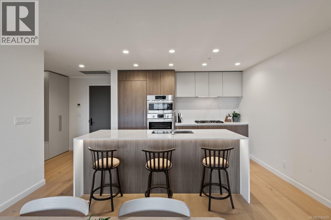 1012 2000 Hannington Road, Langford