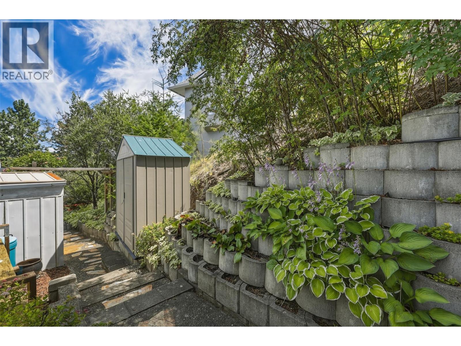1715 COLDWATER Drive, Kamloops