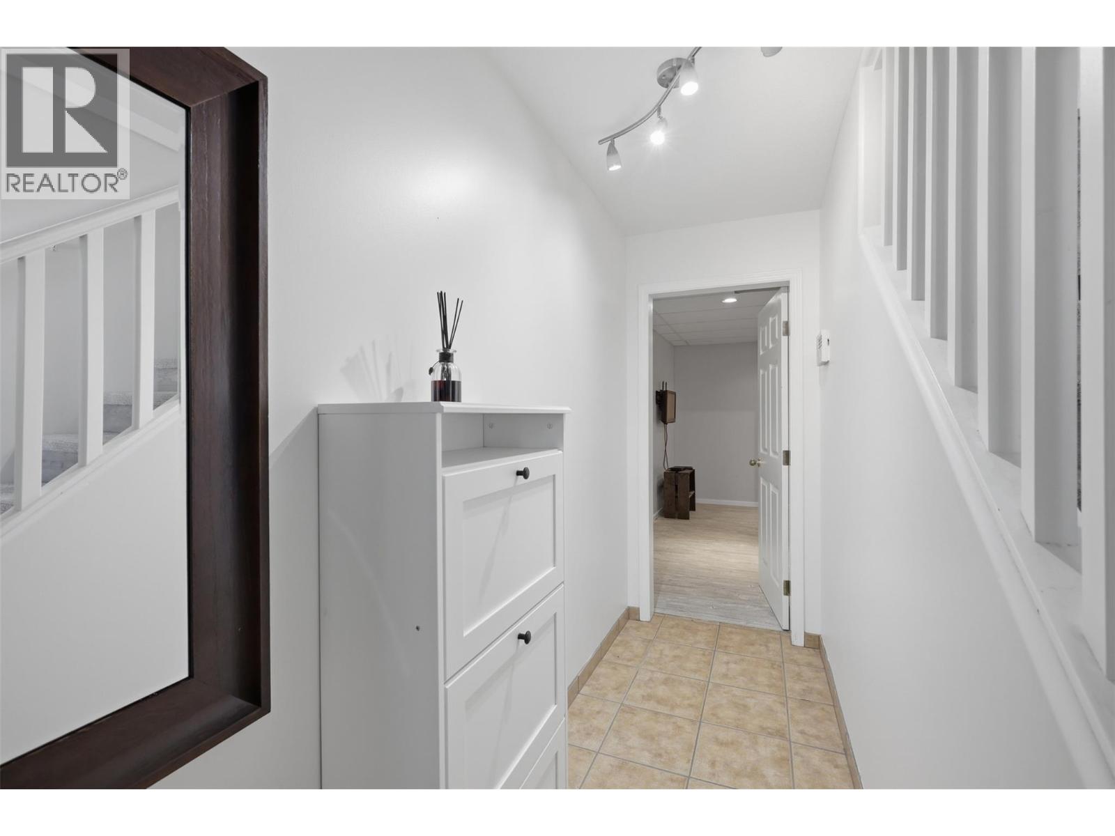 1715 COLDWATER Drive, Kamloops