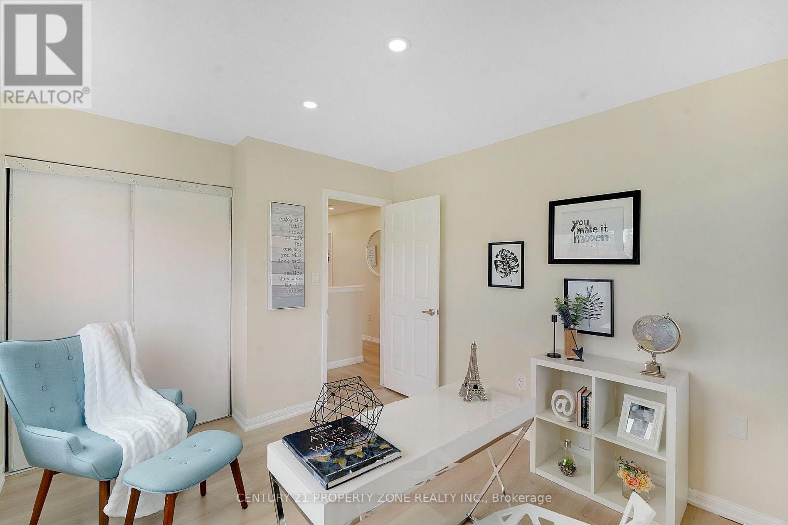 30 APPLE VALLEY WAY DRIVE - 20