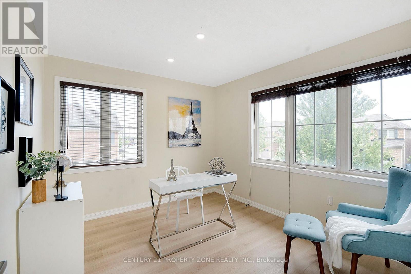 30 APPLE VALLEY WAY DRIVE - 21