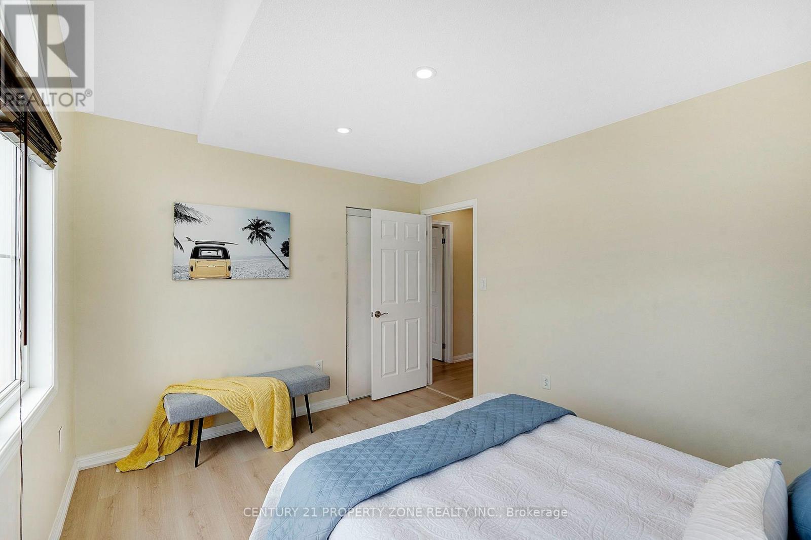 30 APPLE VALLEY WAY DRIVE - 23