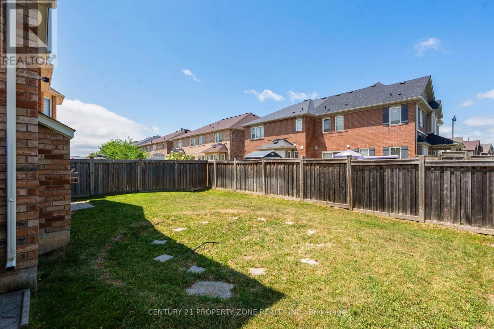 30 APPLE VALLEY WAY DRIVE - 28