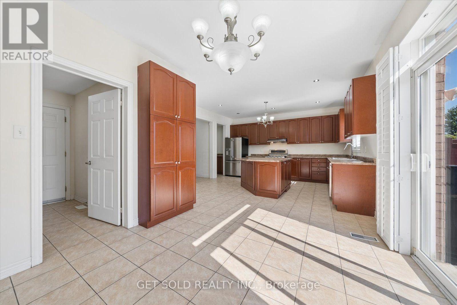 135 EARLSBRIDGE BOULEVARD - 18