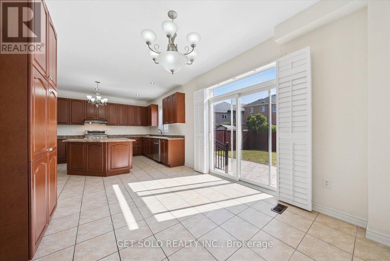 135 EARLSBRIDGE BOULEVARD - 19