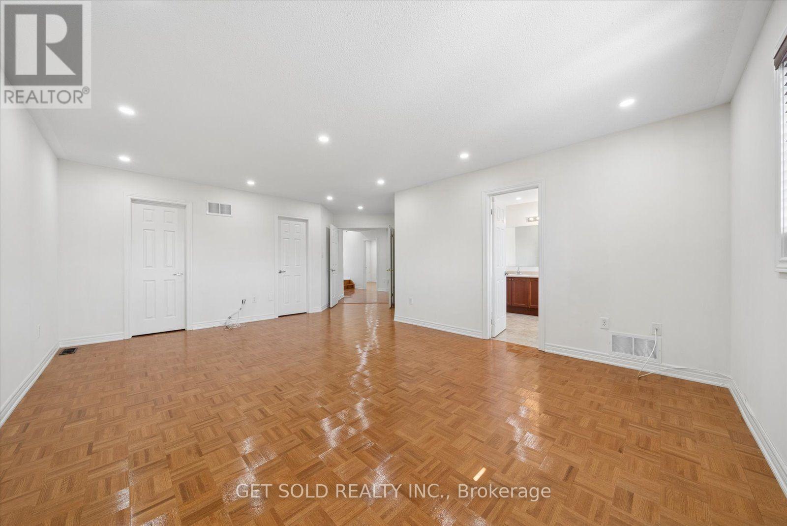 135 EARLSBRIDGE BOULEVARD - 26