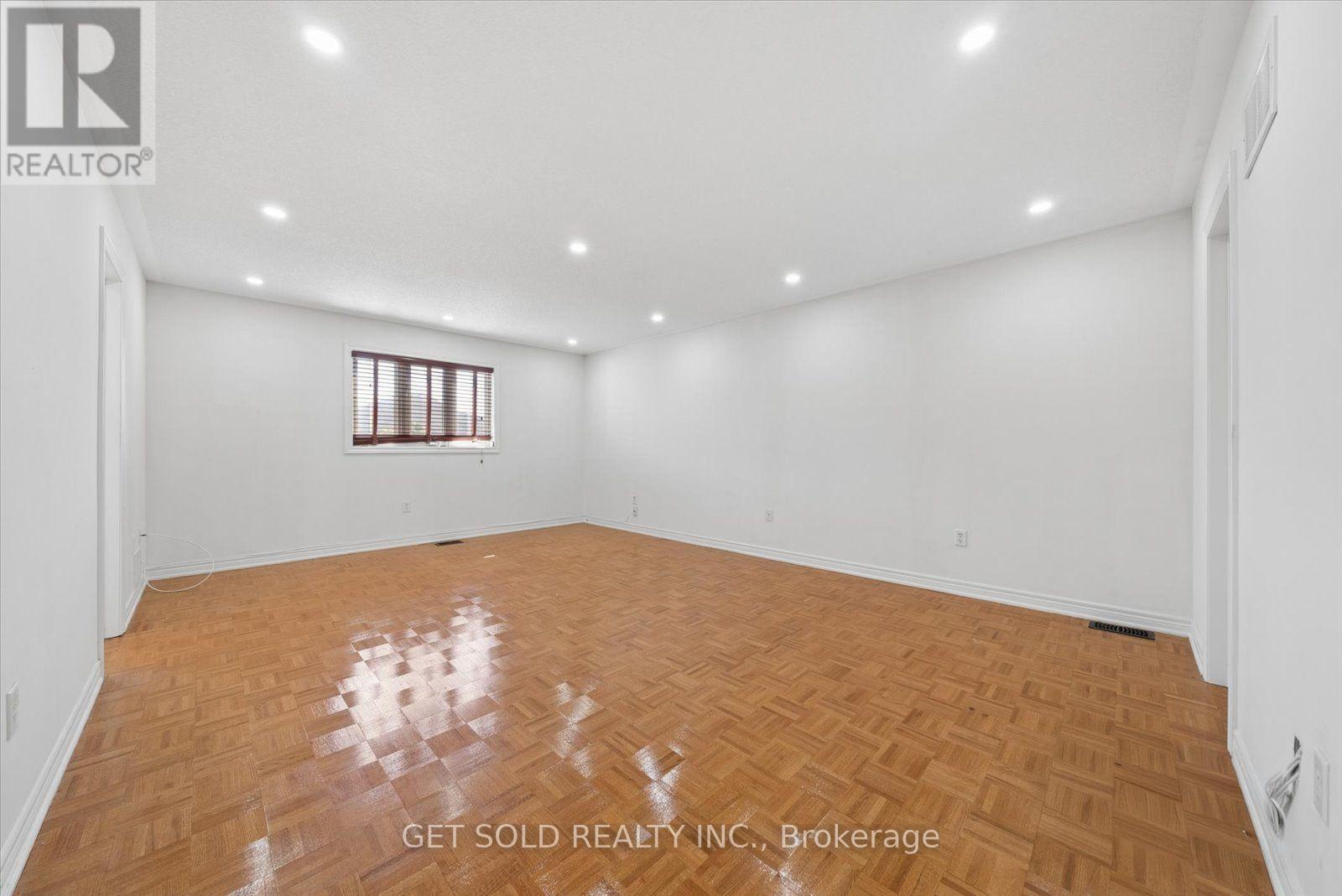 135 EARLSBRIDGE BOULEVARD - 27