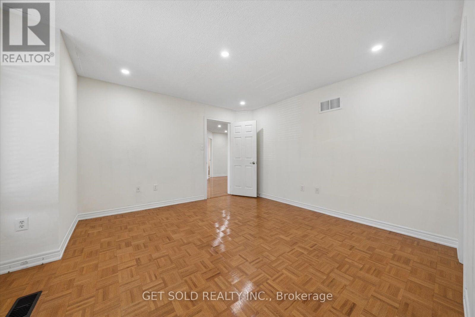 135 EARLSBRIDGE BOULEVARD - 31