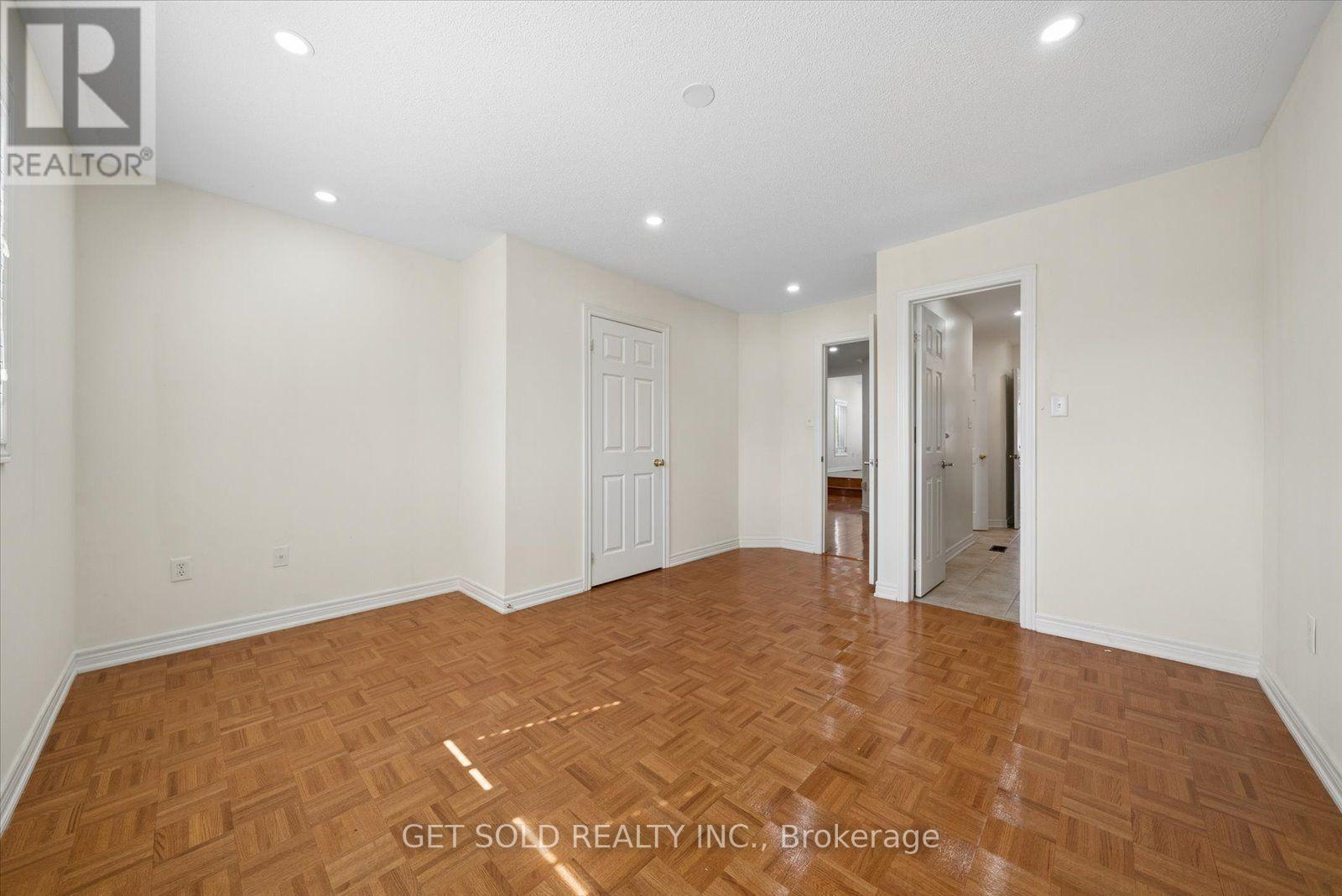 135 EARLSBRIDGE BOULEVARD - 37