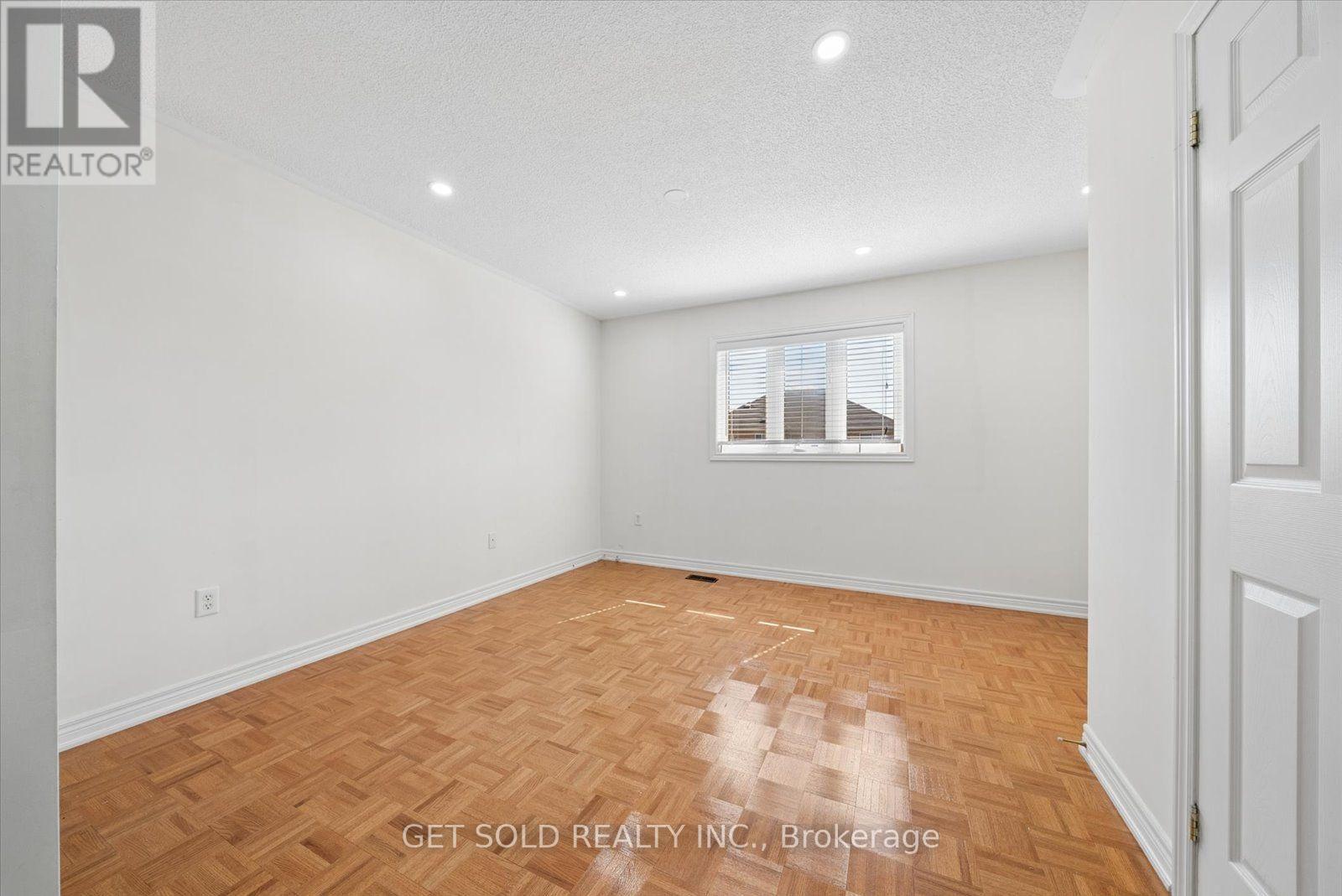 135 EARLSBRIDGE BOULEVARD - 38