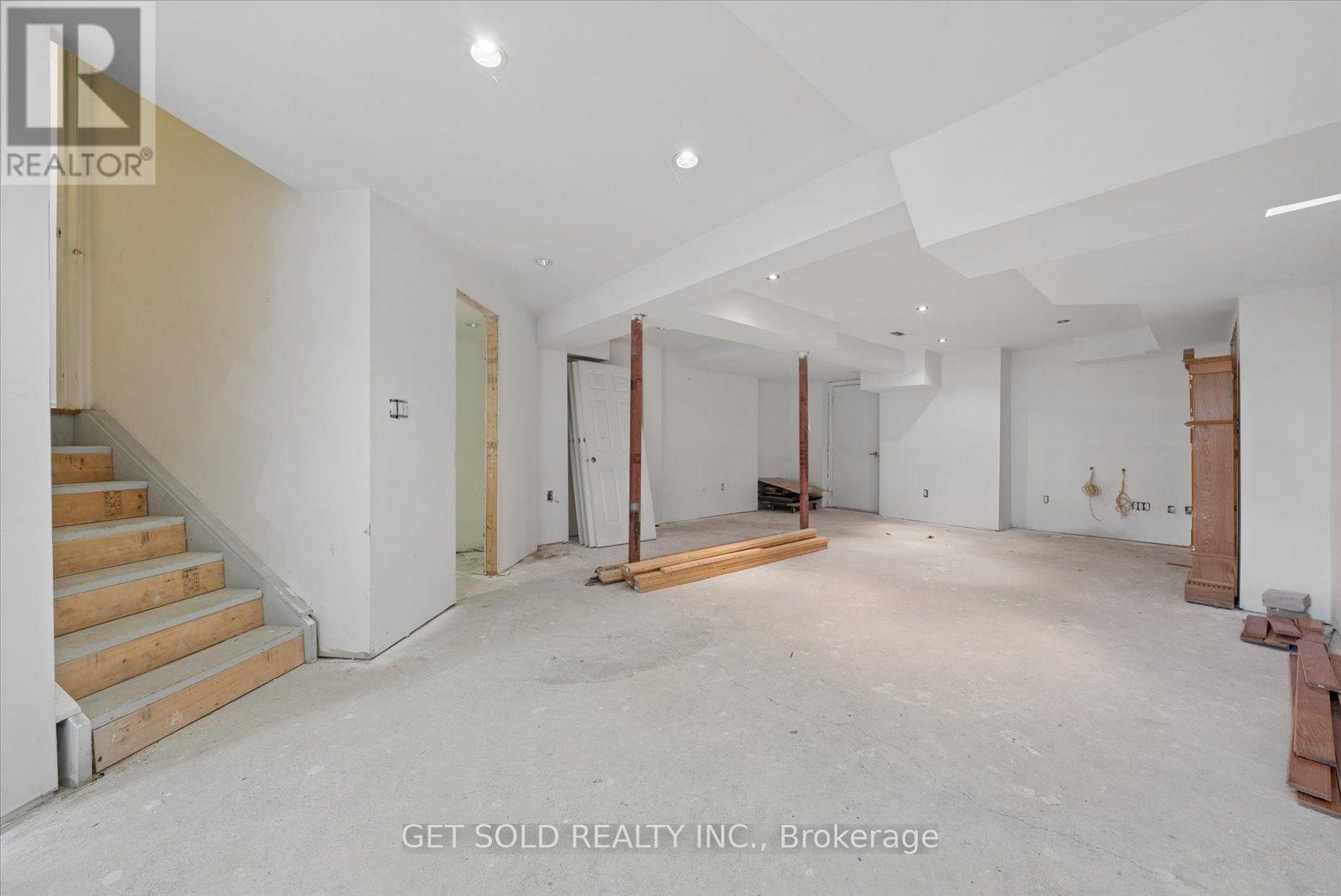 135 EARLSBRIDGE BOULEVARD - 39
