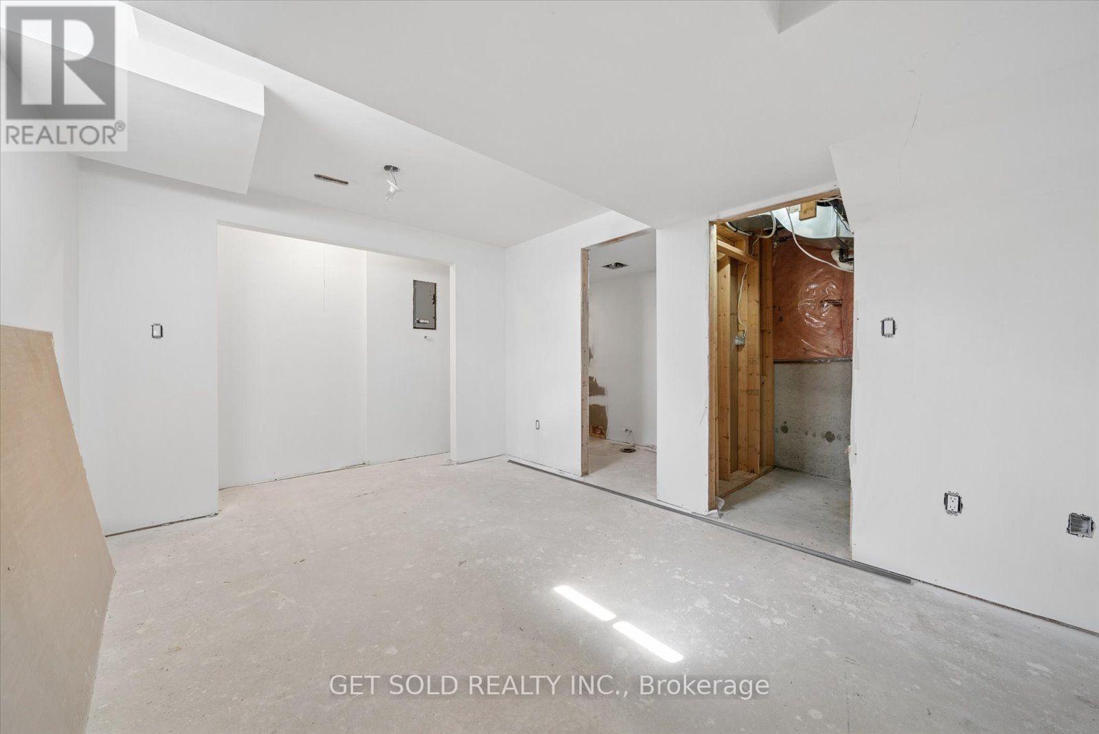 135 EARLSBRIDGE BOULEVARD - 42