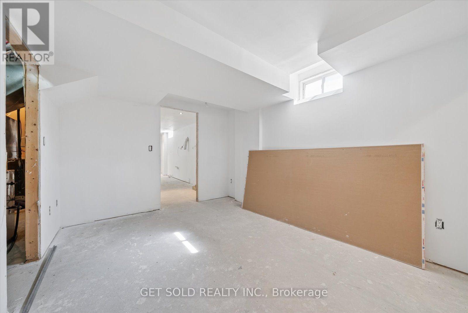 135 EARLSBRIDGE BOULEVARD - 43
