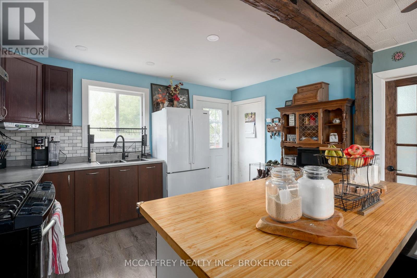 525 CANNIFTON ROAD N - 16