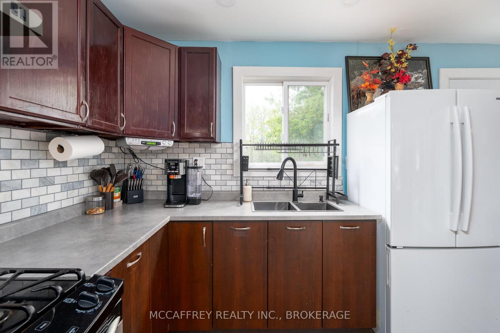 525 CANNIFTON ROAD N - 19