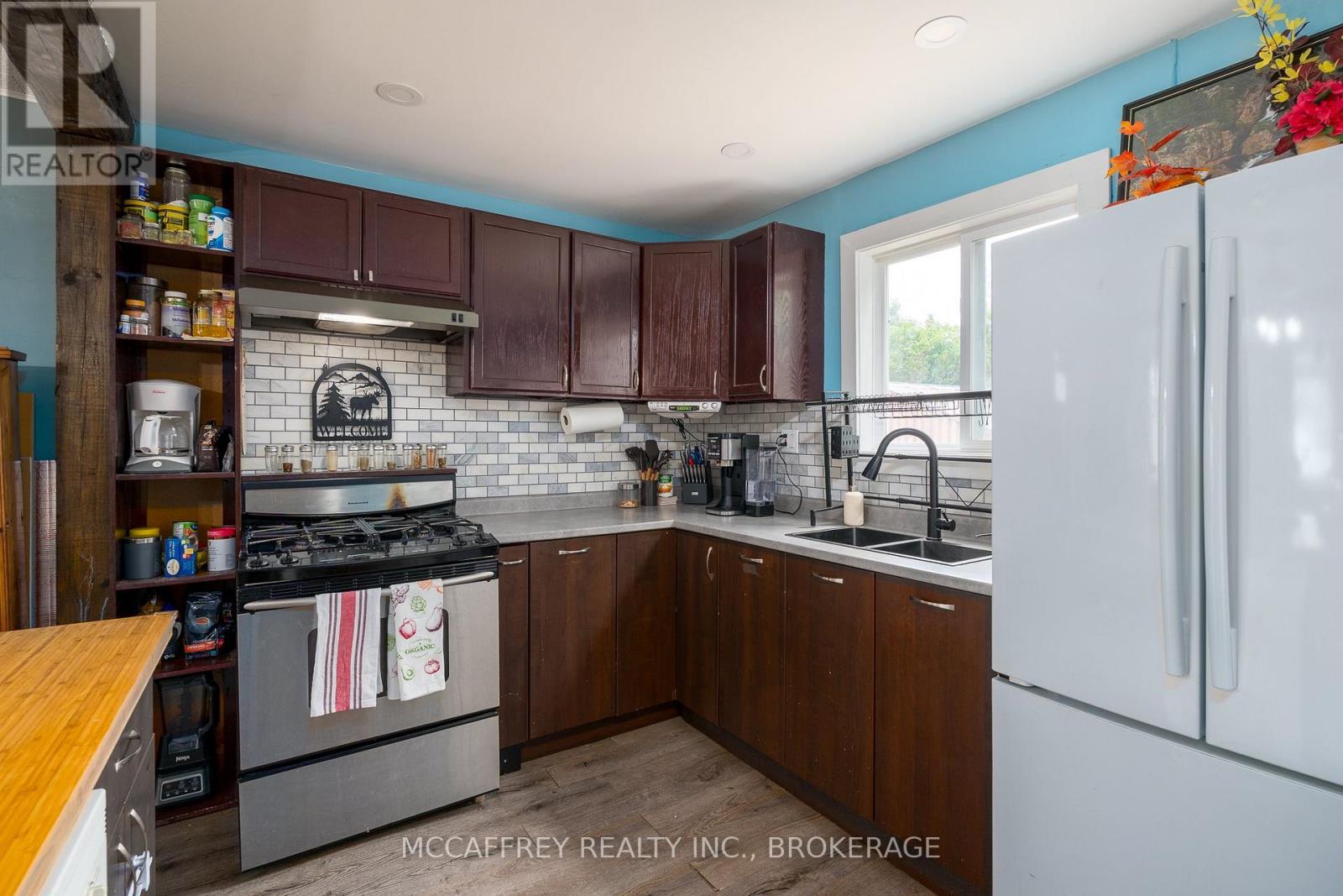 525 CANNIFTON ROAD N - 17