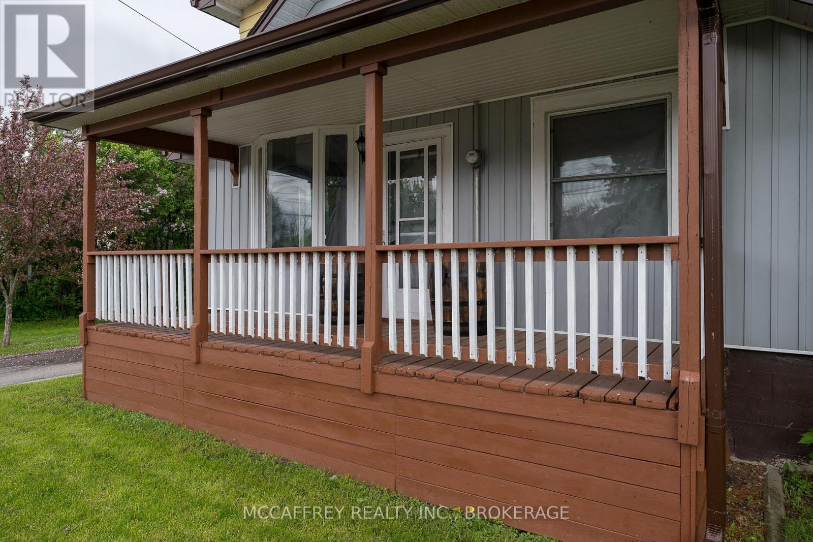 525 CANNIFTON ROAD N - 41
