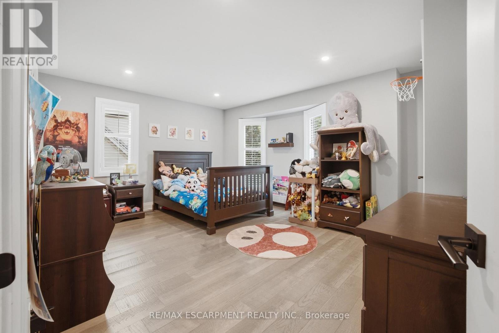 81 FLANDERS DRIVE - 27
