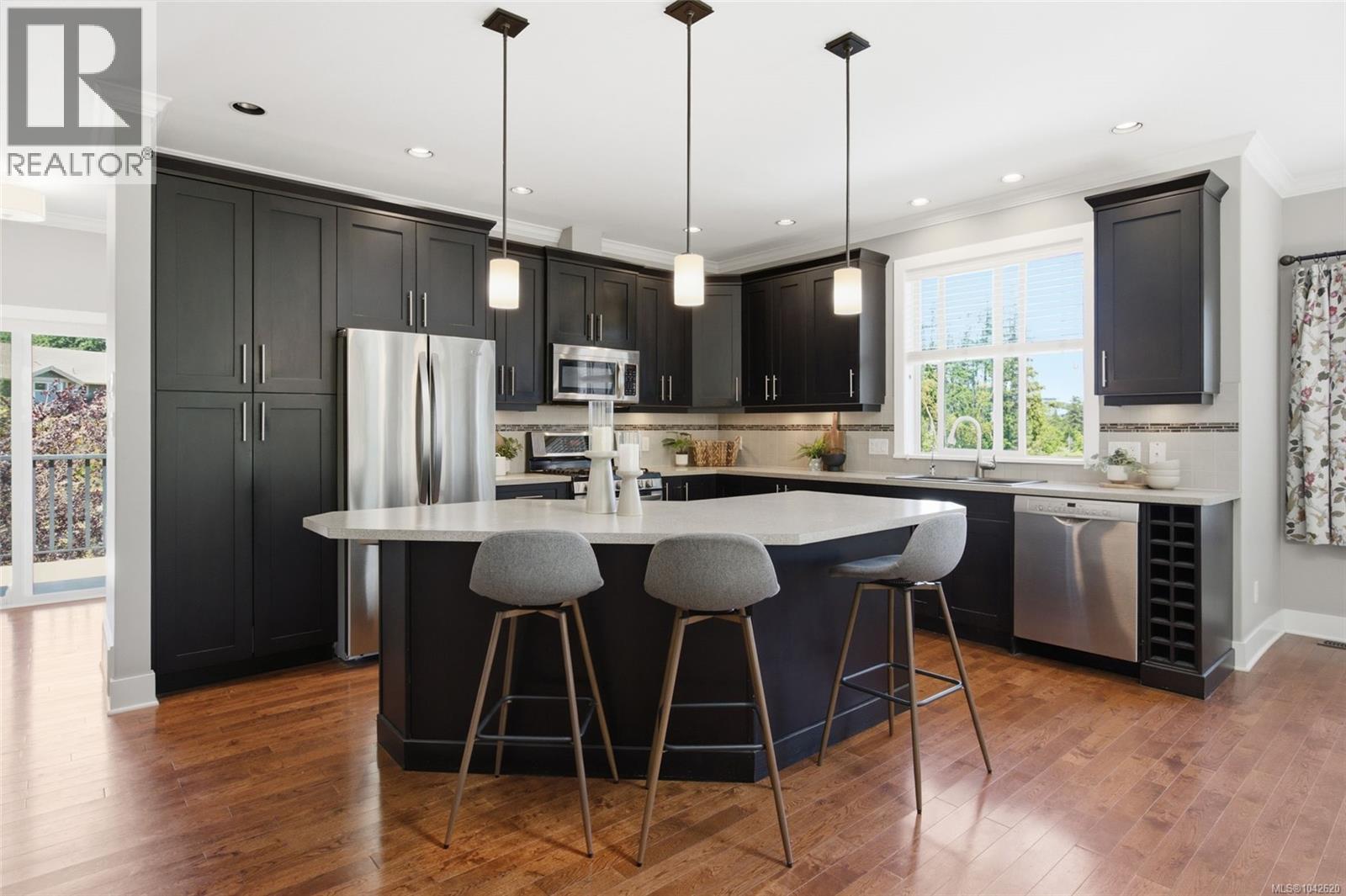 473 Nottingham Dr - 7