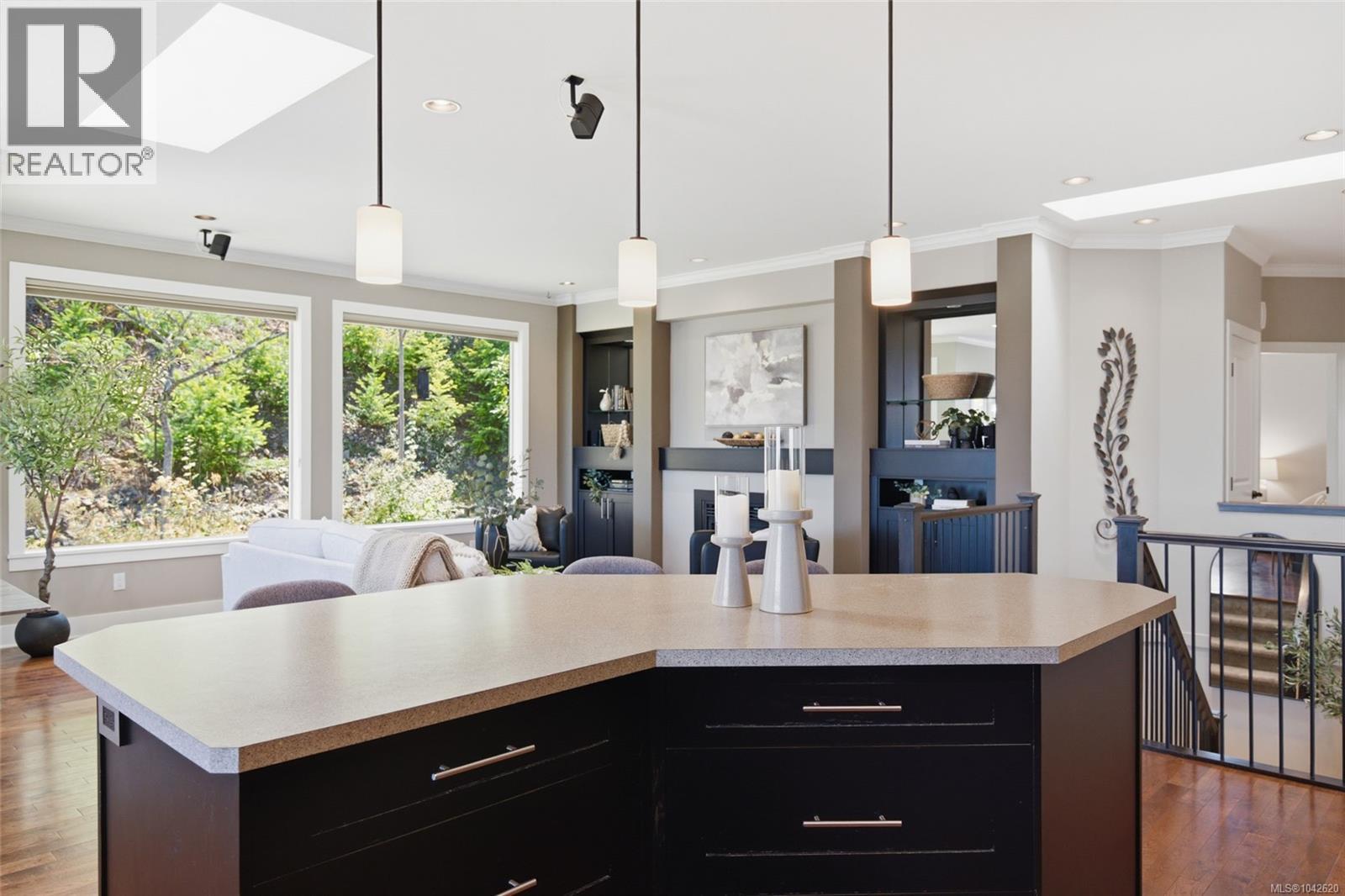 473 Nottingham Dr - 10