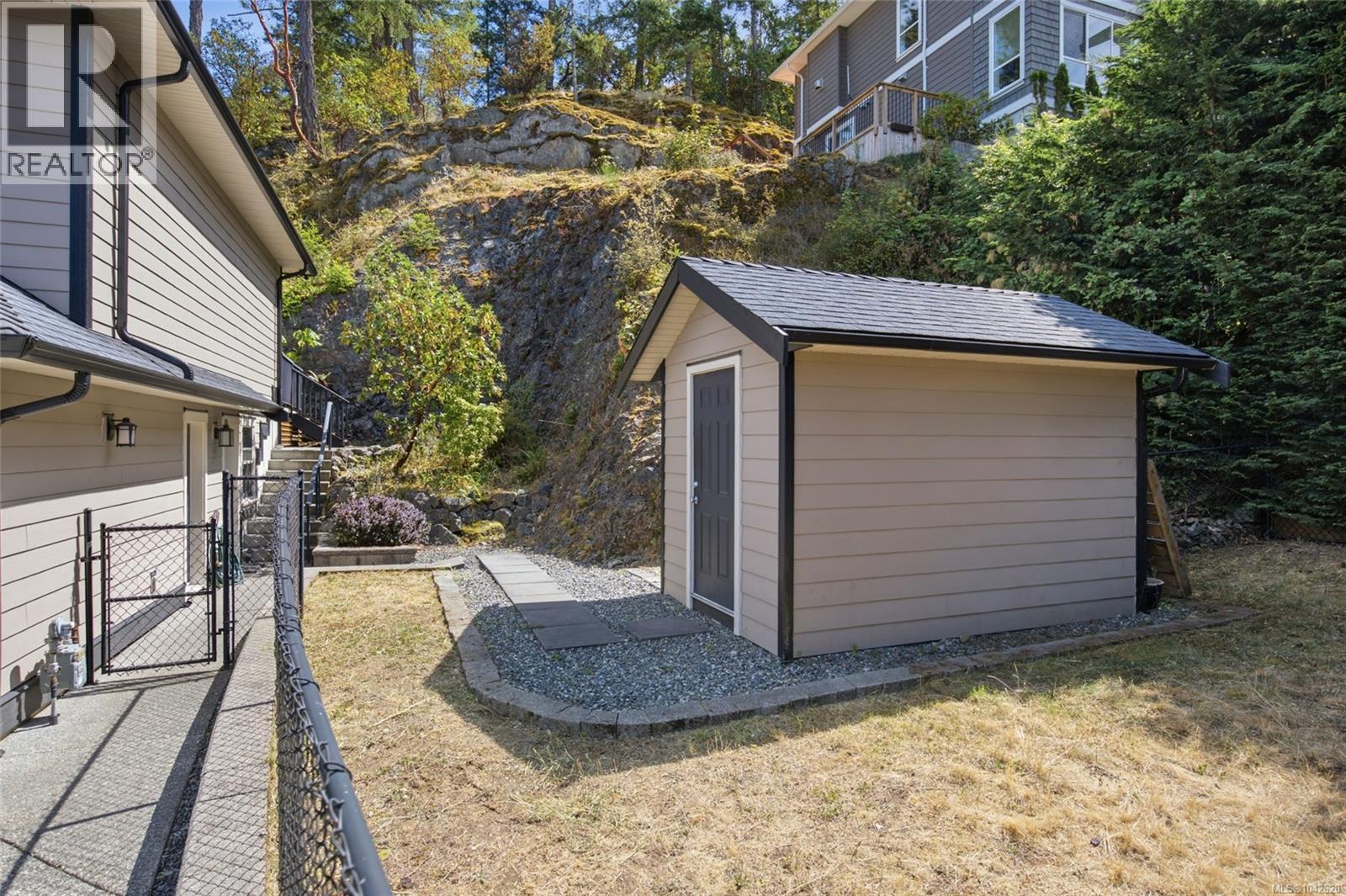 473 Nottingham Dr - 32