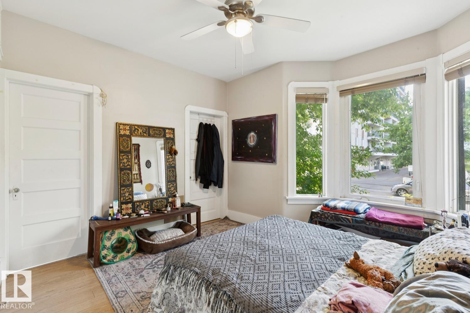 11229 99 AV NW - 16