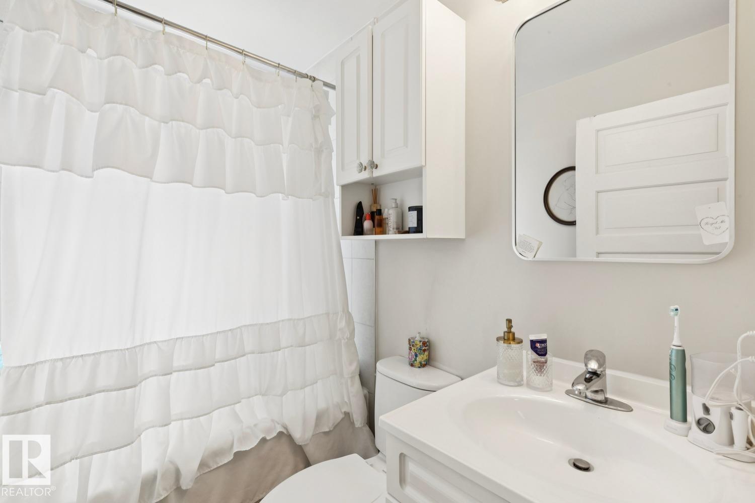 11229 99 AV NW - 9