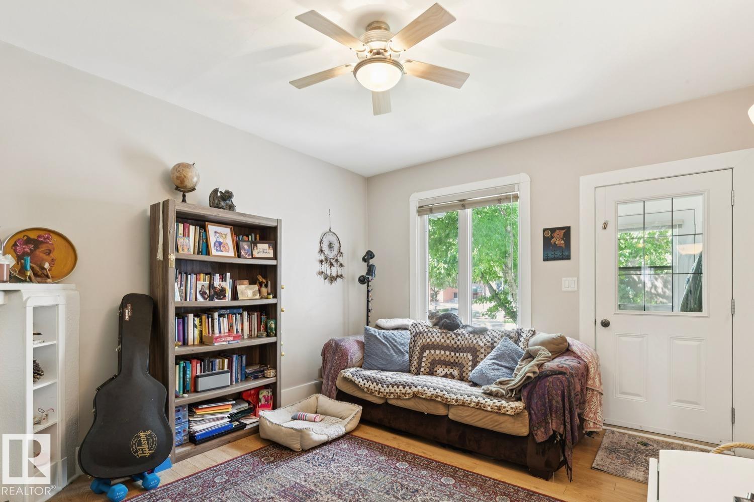 11229 99 AV NW - 14
