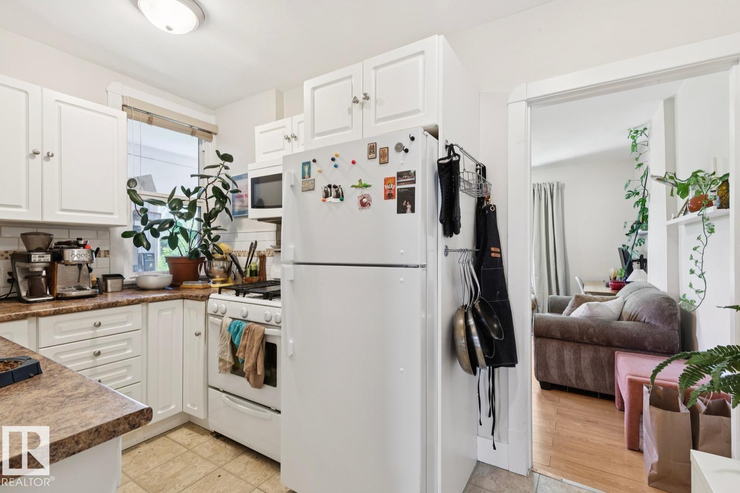 11229 99 AV NW - 20