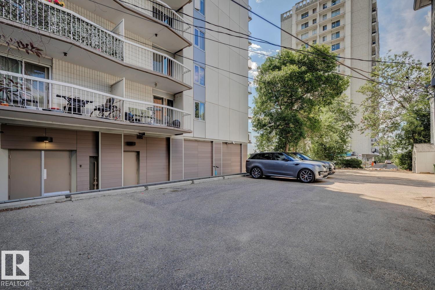 11229 99 AV NW - 25