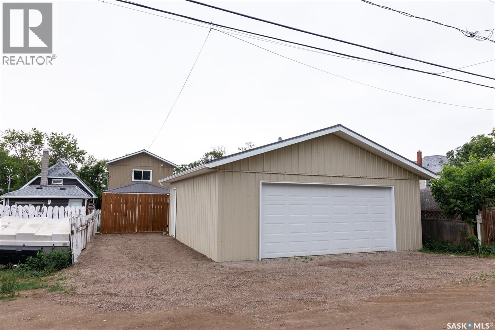 59 Lillooet STREET E - Image 24