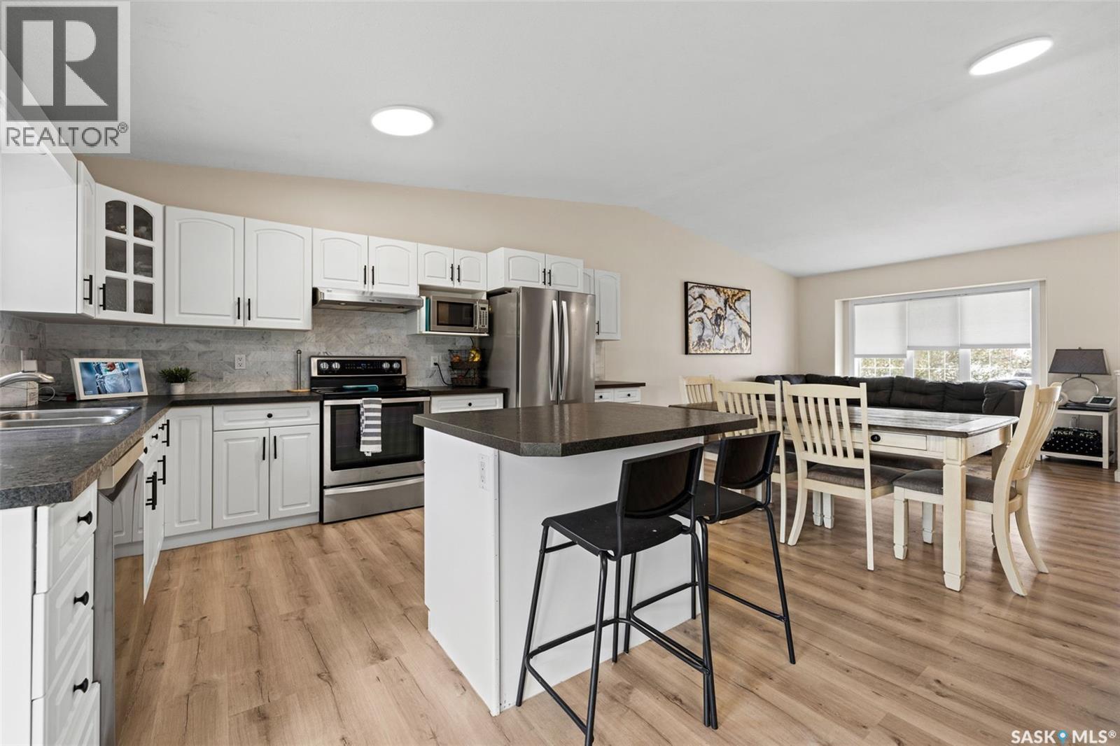 418 Hawkes STREET - 10