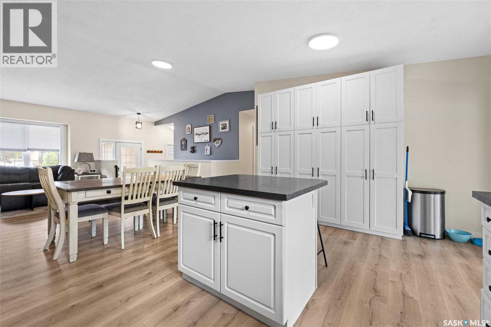 418 Hawkes STREET - 12