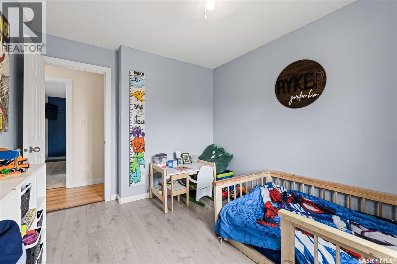 418 Hawkes STREET - 17