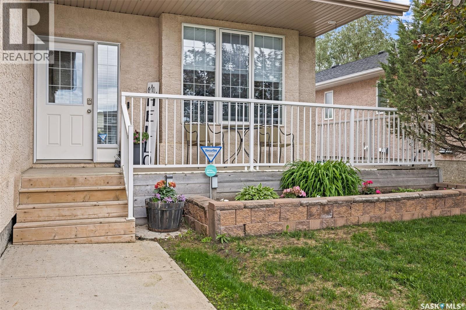 418 Hawkes STREET - 2