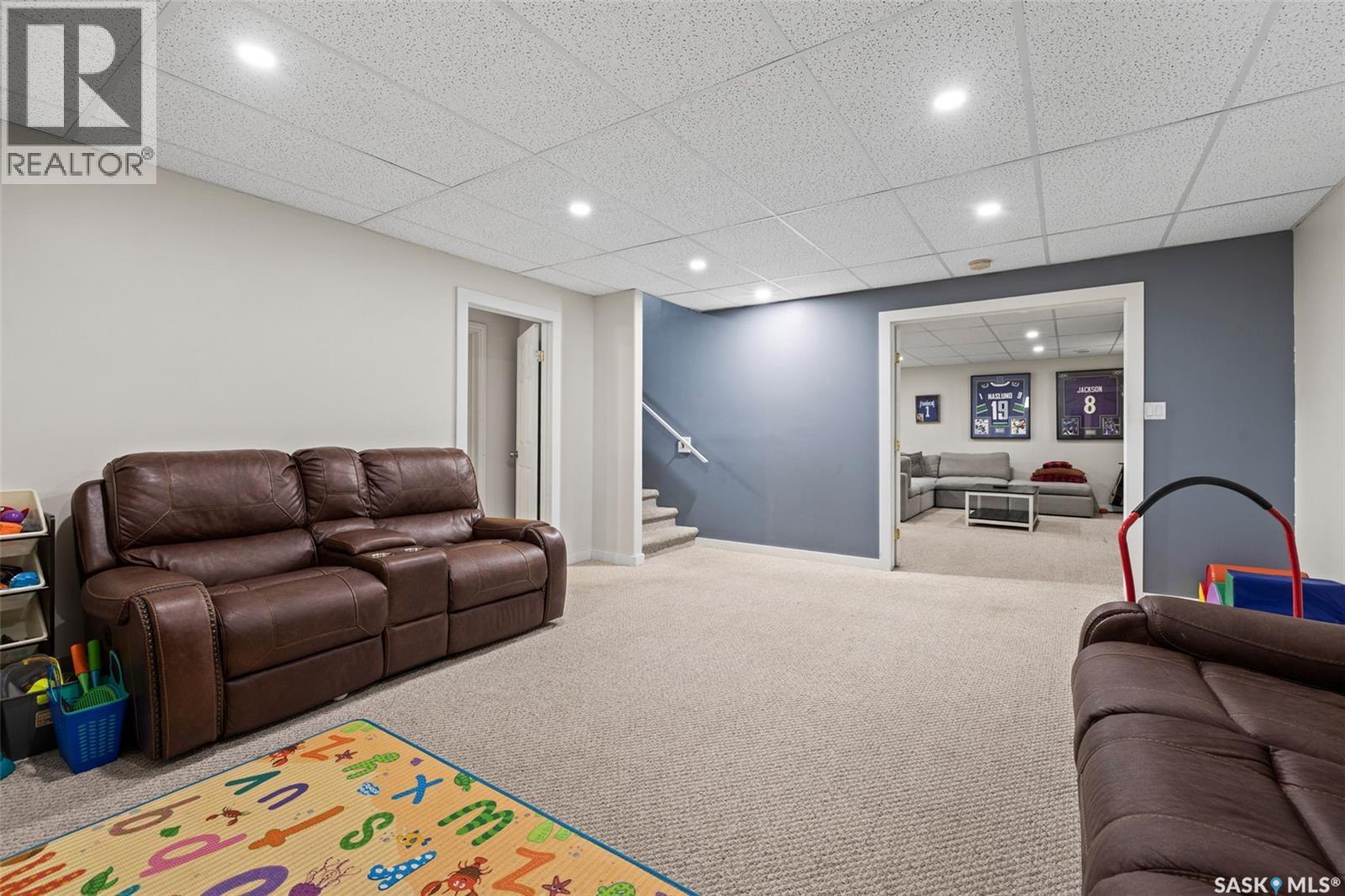 418 Hawkes STREET - 22